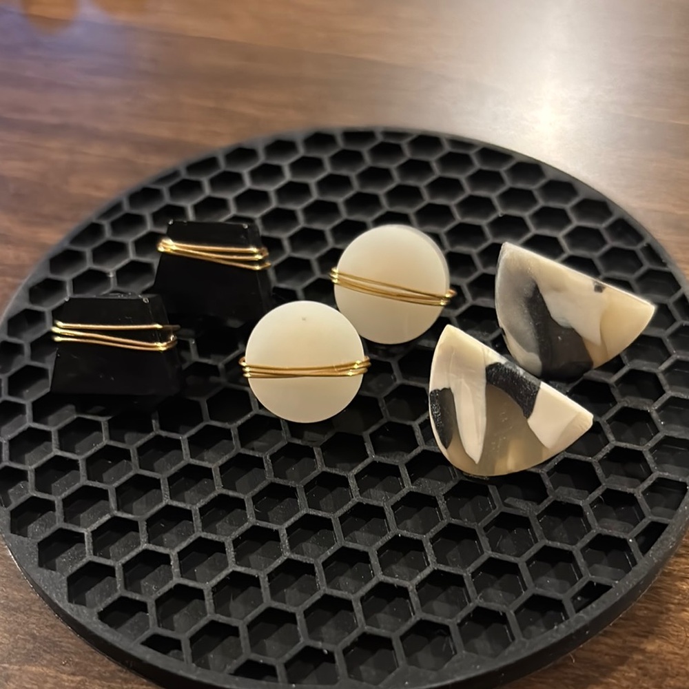 Chic Black and White Geometric Earrings Set